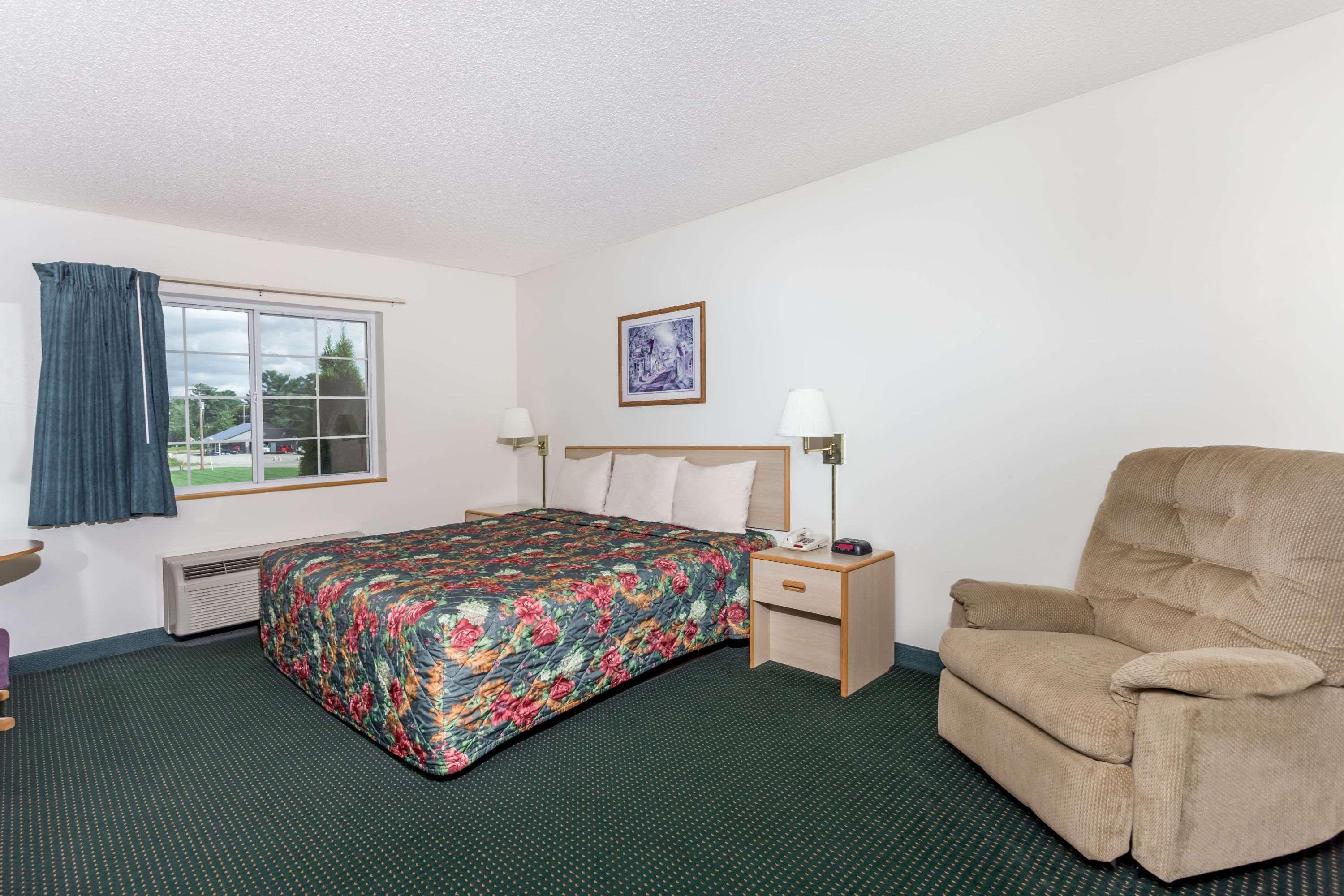 Super 8 By Wyndham Eagle River Exterior foto