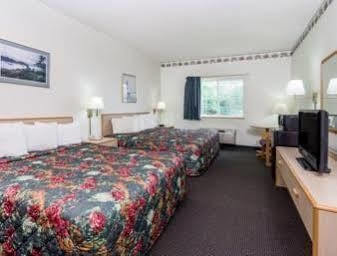 Super 8 By Wyndham Eagle River Exterior foto