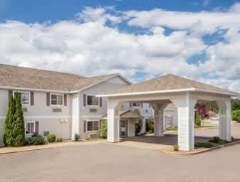 Super 8 By Wyndham Eagle River Exterior foto